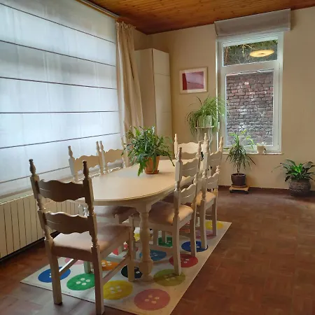 Accommodatie bij particulieren Maison Ch 4 Proche Gare Charleroi-Sud Et Aeroport Bxl Sud